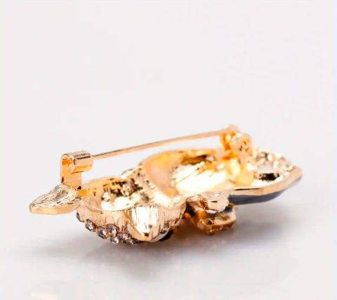 Broszka Kot ze Stopu z Diamentową Kroplą Oleju