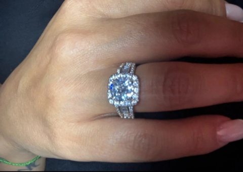 Diamentowy pierscionek Magnet