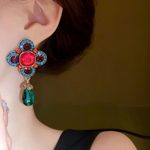 Kolorowe kolczyki boho glamour z kryształami – czerwono-zielone, wiszące