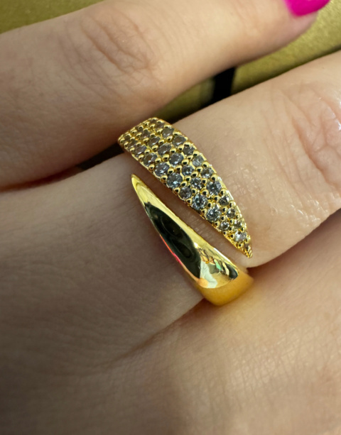 ZŁOTY REGULOWANY PIERŚCIONEK Z CYRKONIAMI