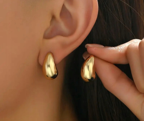 Złote kolczyki w kształcie kropli sztyft